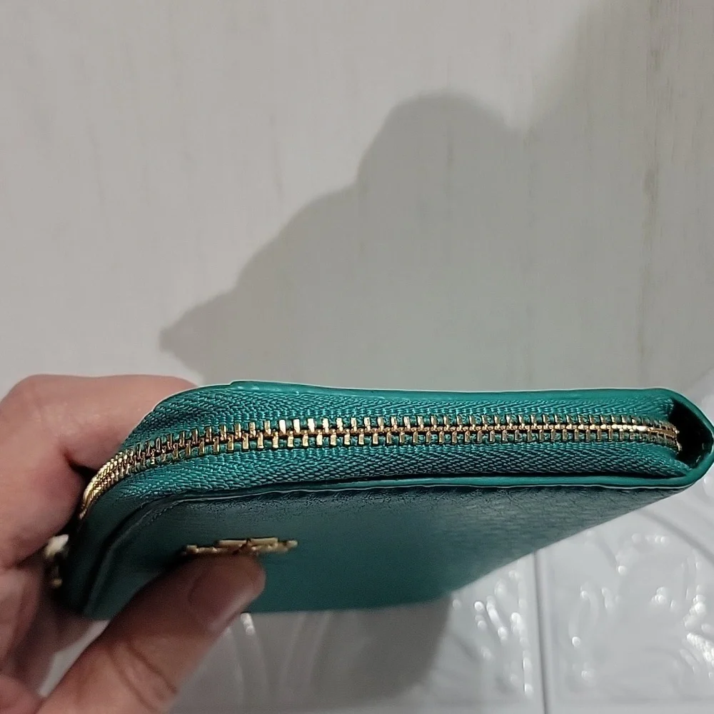 Tory Burch authentic tory